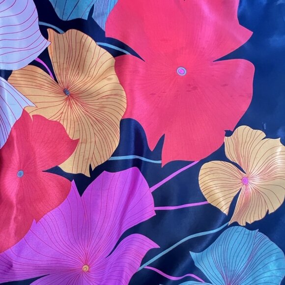 Botanical Silk-Feel Scarf Vibrant Floral 34” Square Elegant - Picture 5 of 11